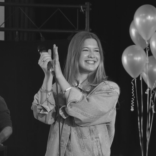 Phoebe James - Worship Leader